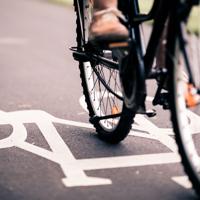 Explore a variety of cycling route apps that can help you navigate urban environments more effectively.